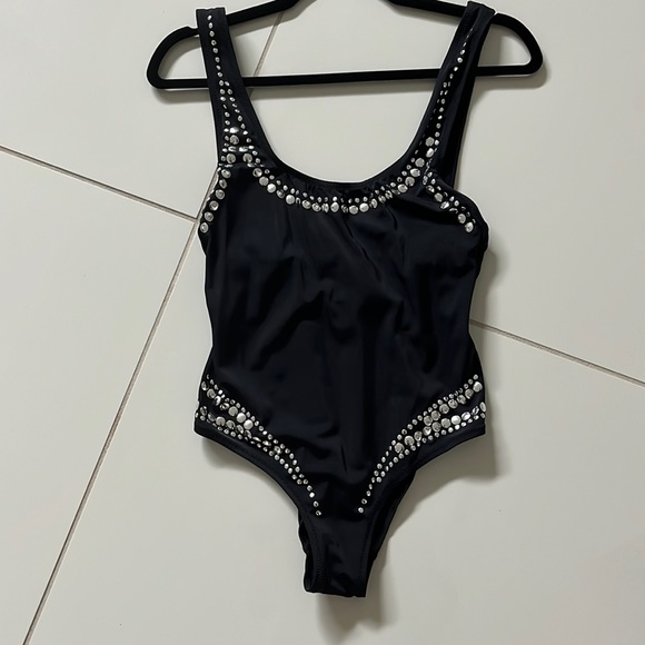 Black one piece bathing suit - Picture 1 of 4